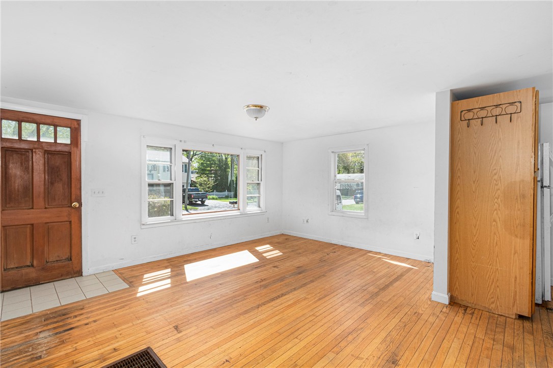 120 Inkberry Trail Narragansett, RI 02882 - Photo 8 of 28 Gallery Image 8