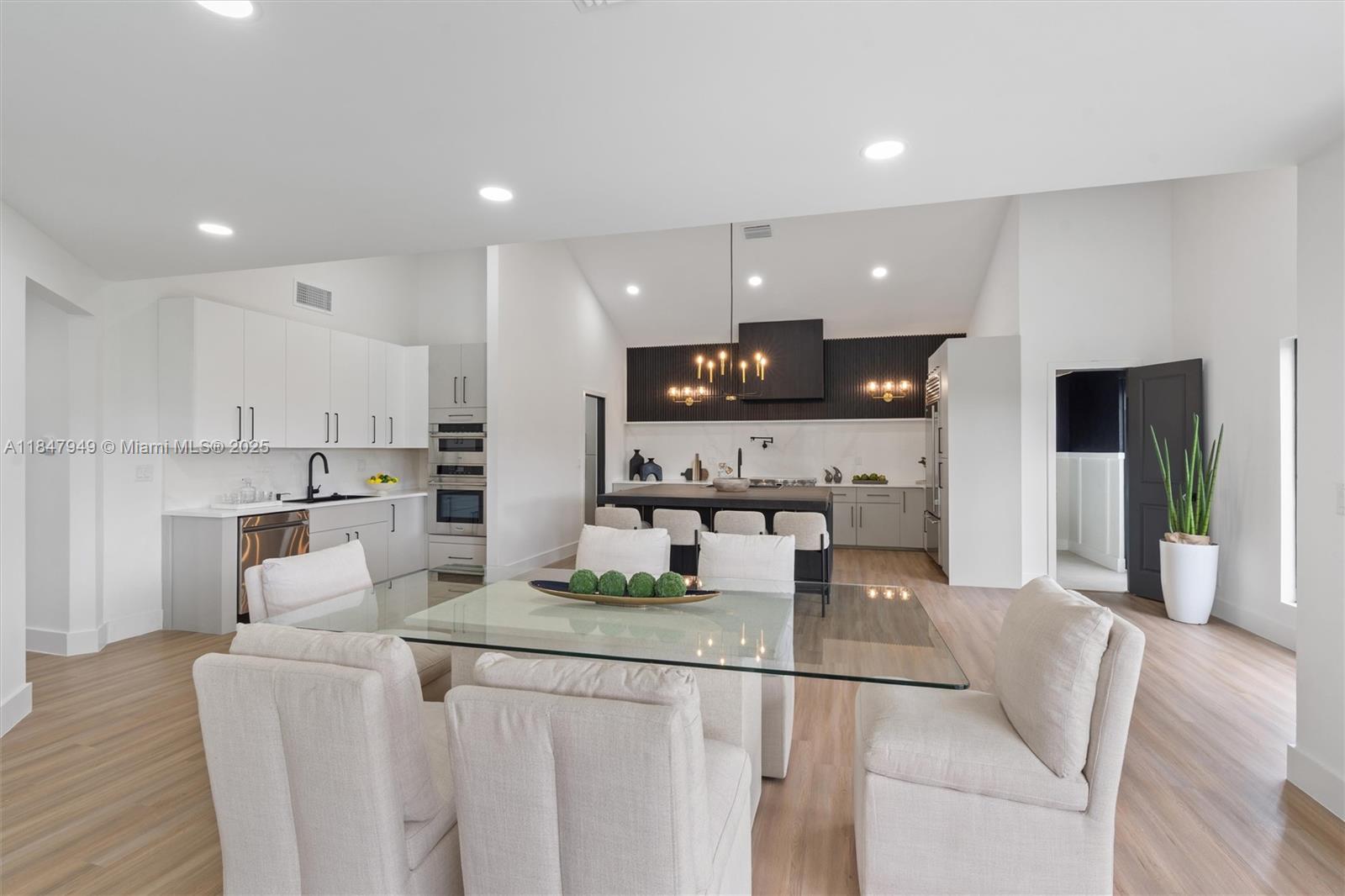 7190 Valencia Drive Boca Raton, FL 33433 - Photo 14 of 36