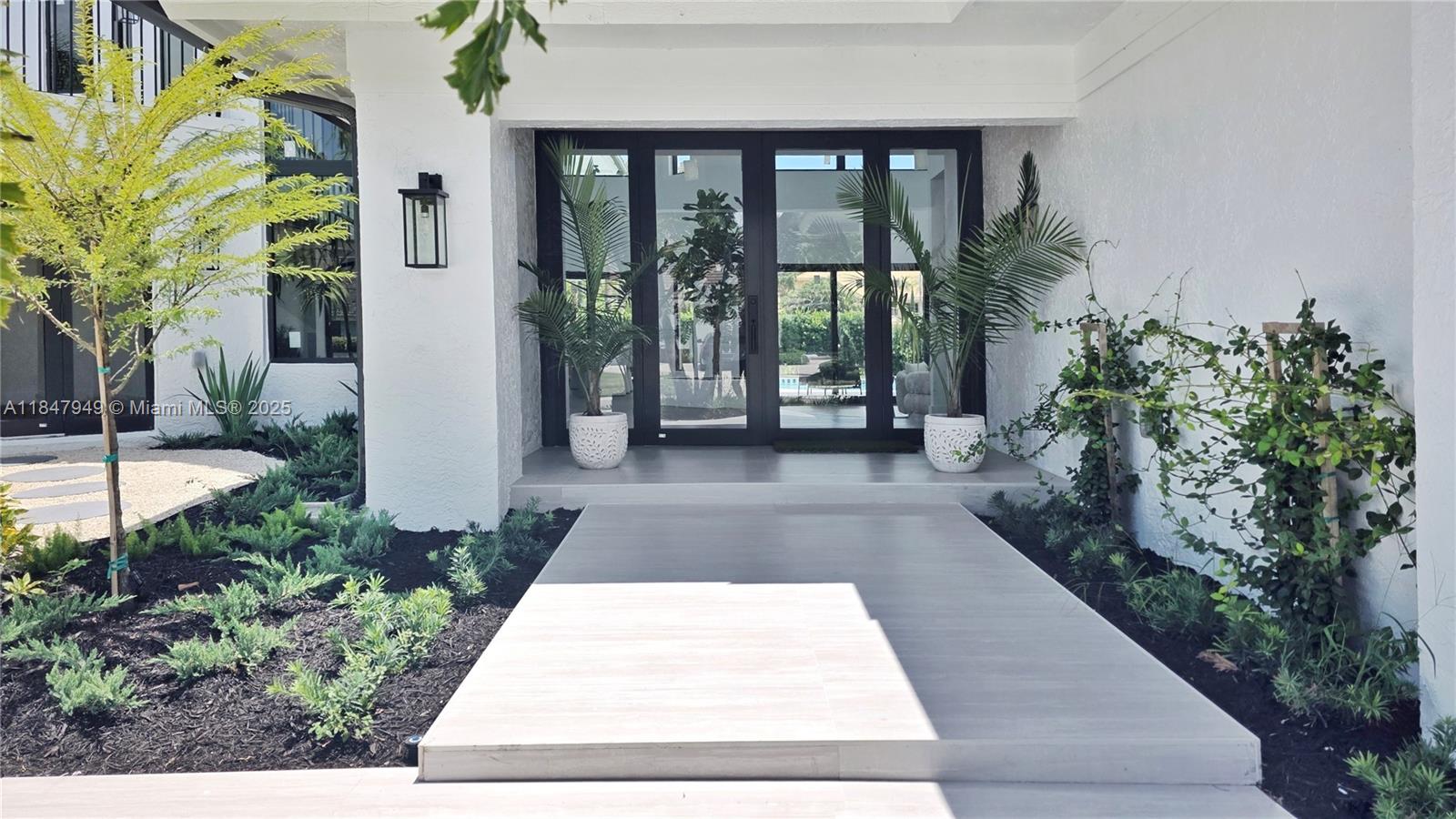 7190 Valencia Drive Boca Raton, FL 33433 - Photo 4 of 36