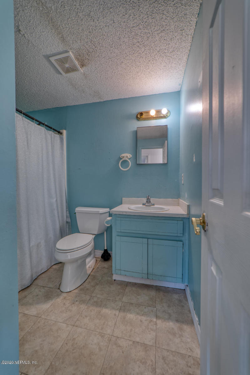 2159 Mareeba Road East Jacksonville, FL 32246 - Photo 11 of 16 Bath