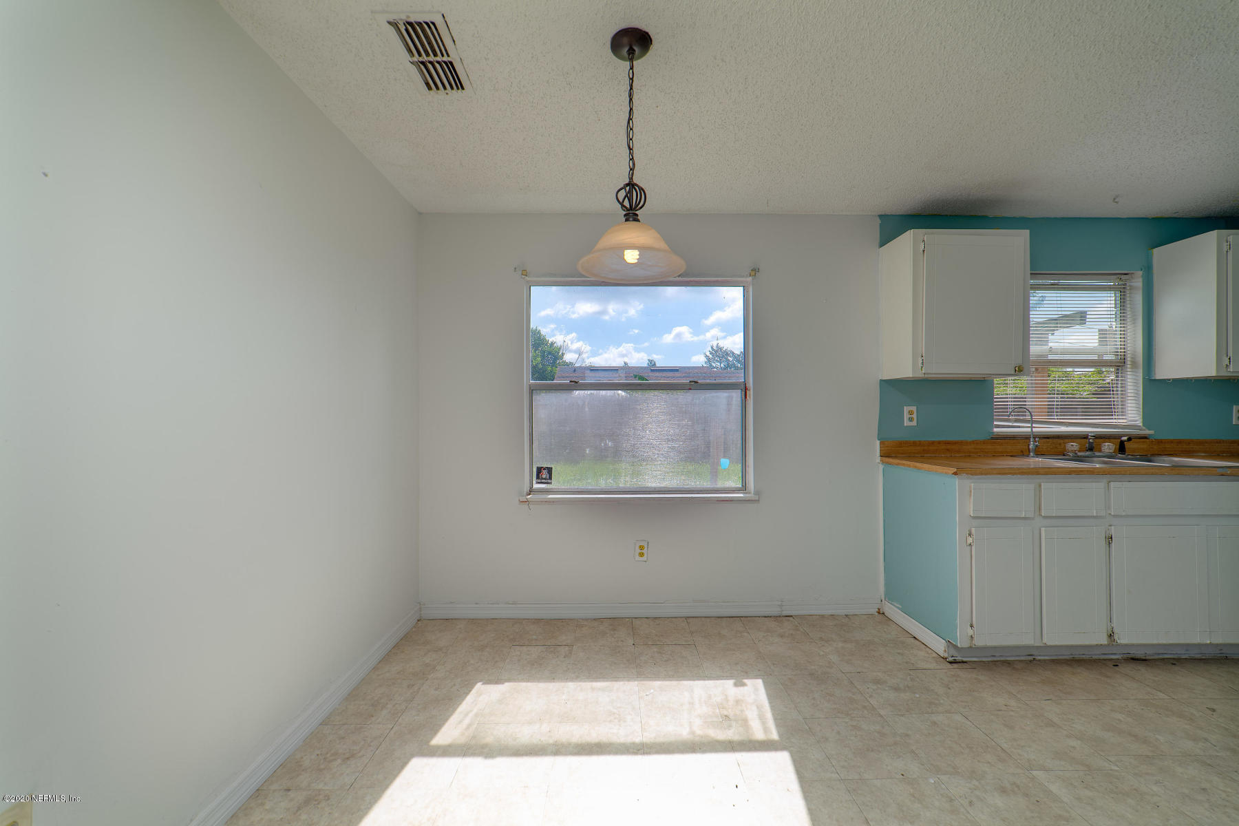 2159 Mareeba Road East Jacksonville, FL 32246 - Photo 7 of 16 Kitchen