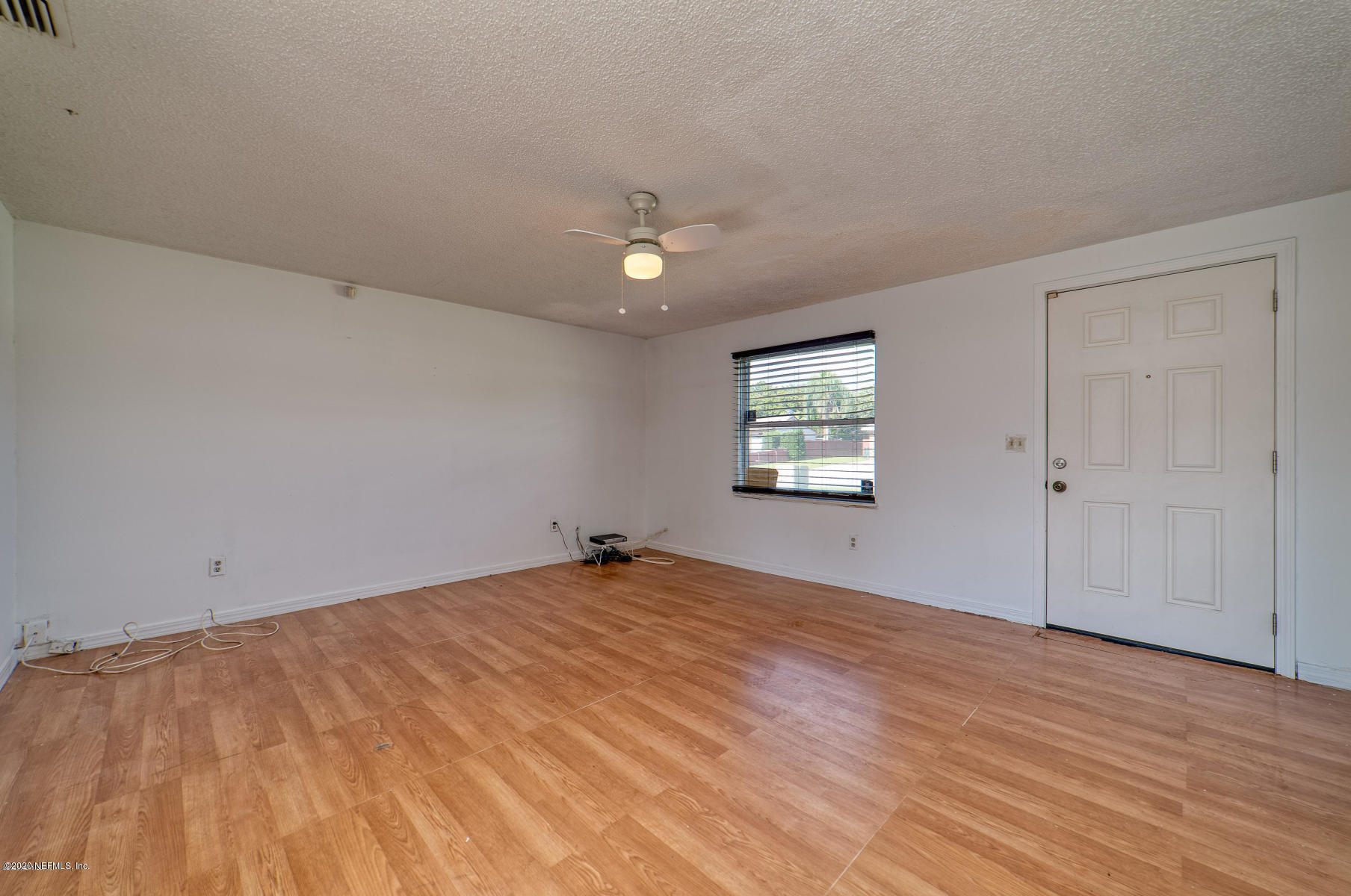 2159 Mareeba Road East Jacksonville, FL 32246 - Photo 9 of 16 Living Room