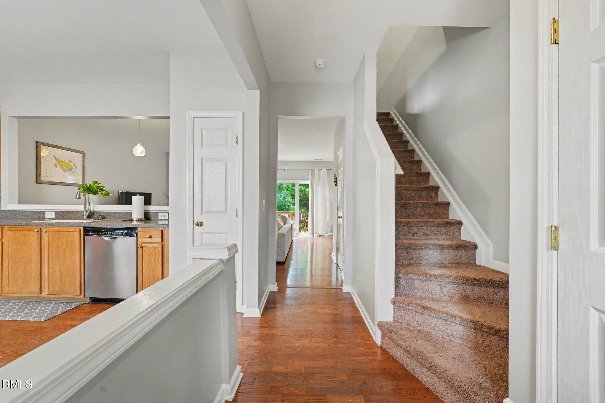 8507 Mt Valley Lane Raleigh, NC 27613 - Photo 11 of 29 011_file_9938