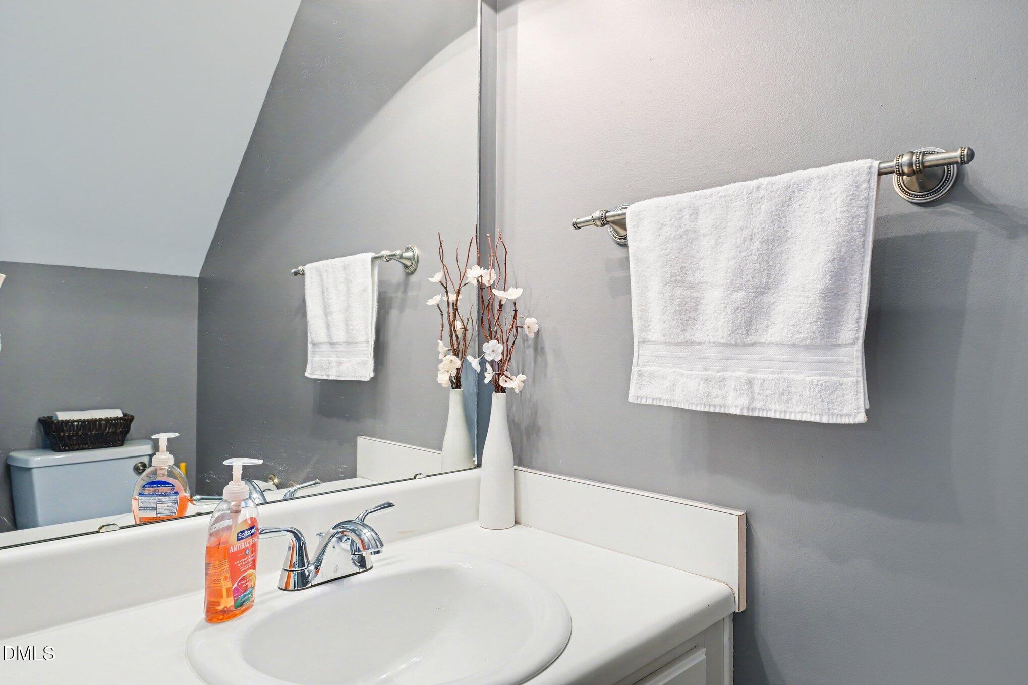 8507 Mt Valley Lane Raleigh, NC 27613 - Photo 22 of 29 022_file_4762