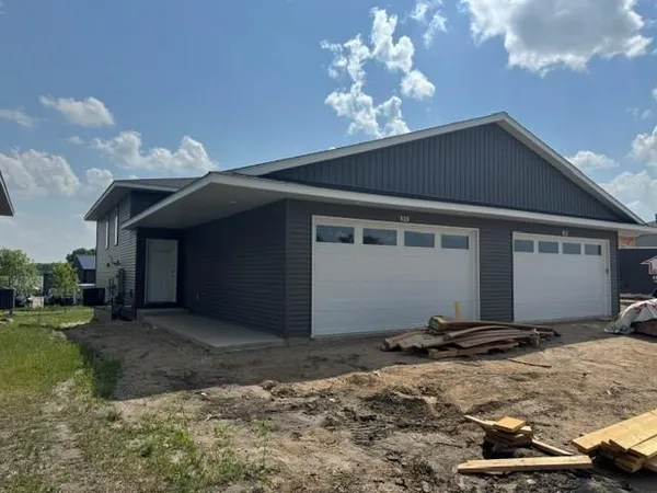 $349,900 | 810 Texas Avenue Northwest, Hutchinson, MN 55350