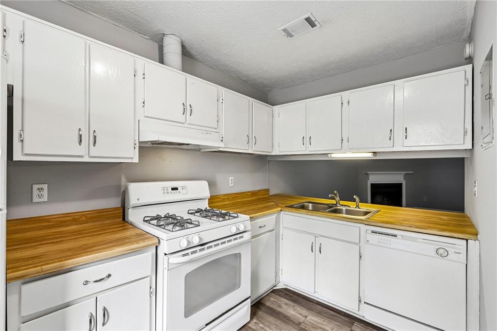 349 West Post Oak Crossing Southwest Marietta, GA 30008 - Photo 3 of 21