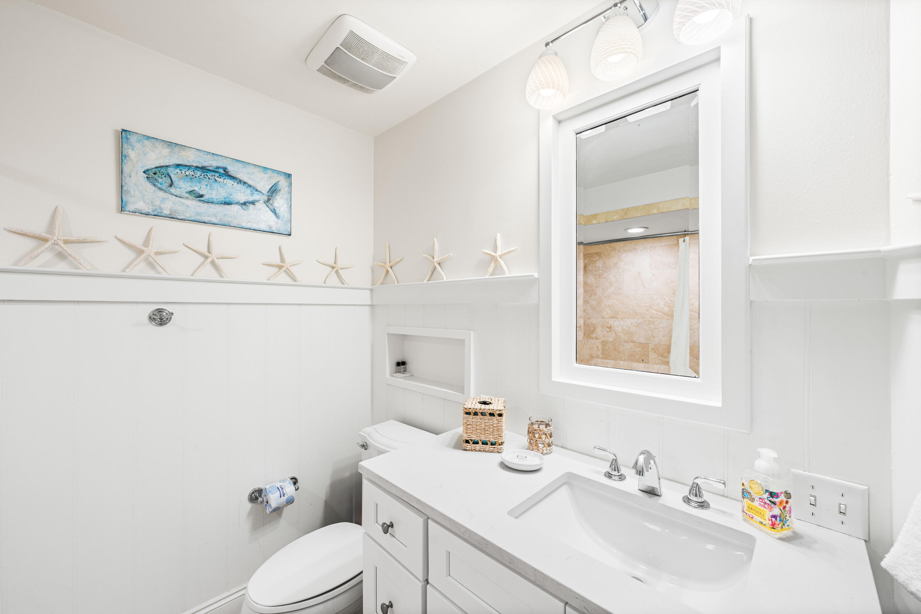 34 North Barrett Square, Unit 2D Inlet Beach, FL 32461 - Photo 20 of 35 Guest Bathroom