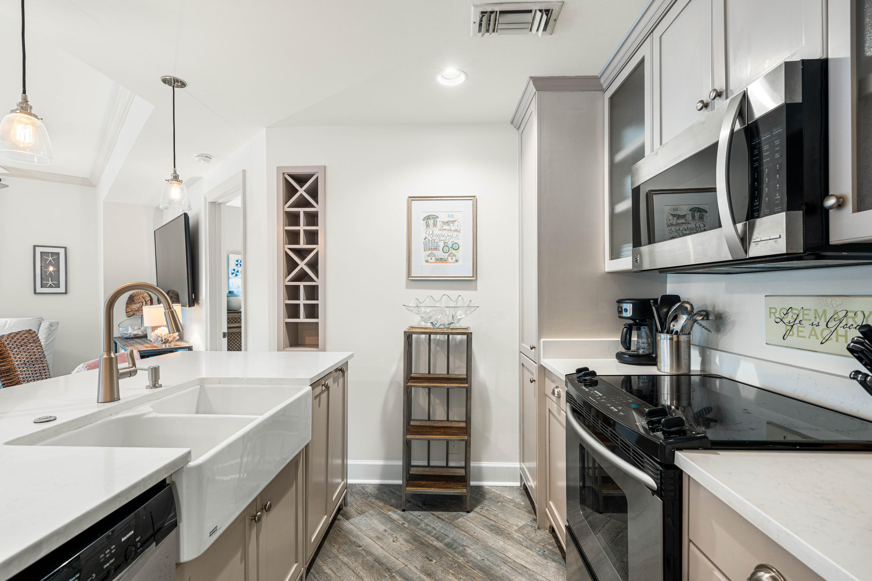 34 North Barrett Square, Unit 2D Inlet Beach, FL 32461 - Photo 8 of 35 Popps Place-13