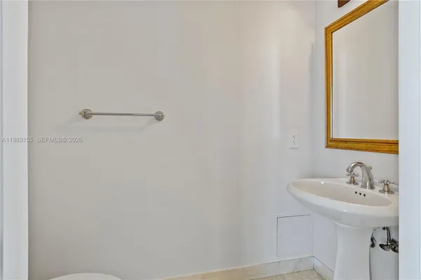 $9,500 | 18671 Collins Avenue, Unit 1702, Sunny Isles Beach, FL 33160