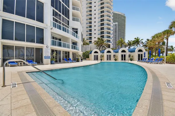 $9,500 | 18671 Collins Avenue, Unit 1702, Sunny Isles Beach, FL 33160