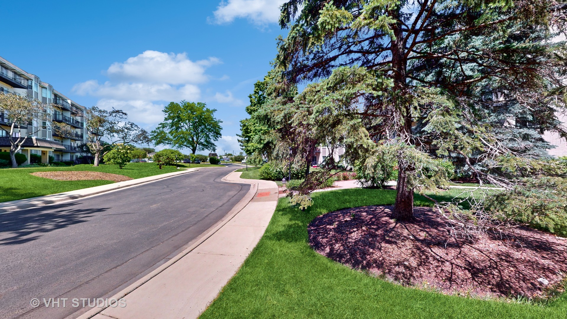8630 Waukegan Road, Unit 519 Morton Grove, IL 60053 - Photo 24 of 26 a view of a garden