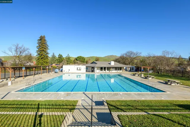 $1,125,000 | 305 Mountaire Parkway, Clayton, CA 94517