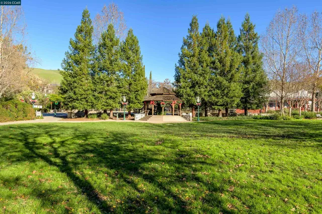 $1,125,000 | 305 Mountaire Parkway, Clayton, CA 94517