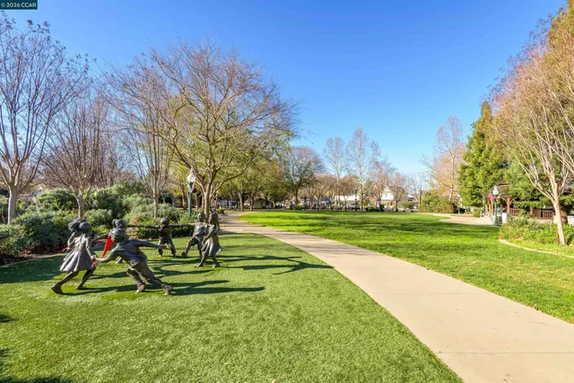 $1,125,000 | 305 Mountaire Parkway, Clayton, CA 94517