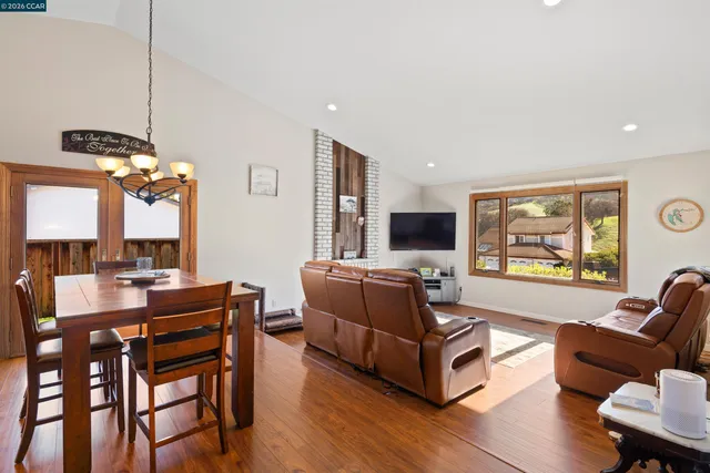 $1,125,000 | 305 Mountaire Parkway, Clayton, CA 94517