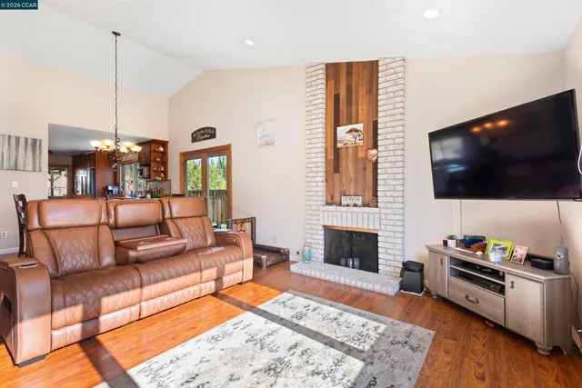 $1,125,000 | 305 Mountaire Parkway, Clayton, CA 94517