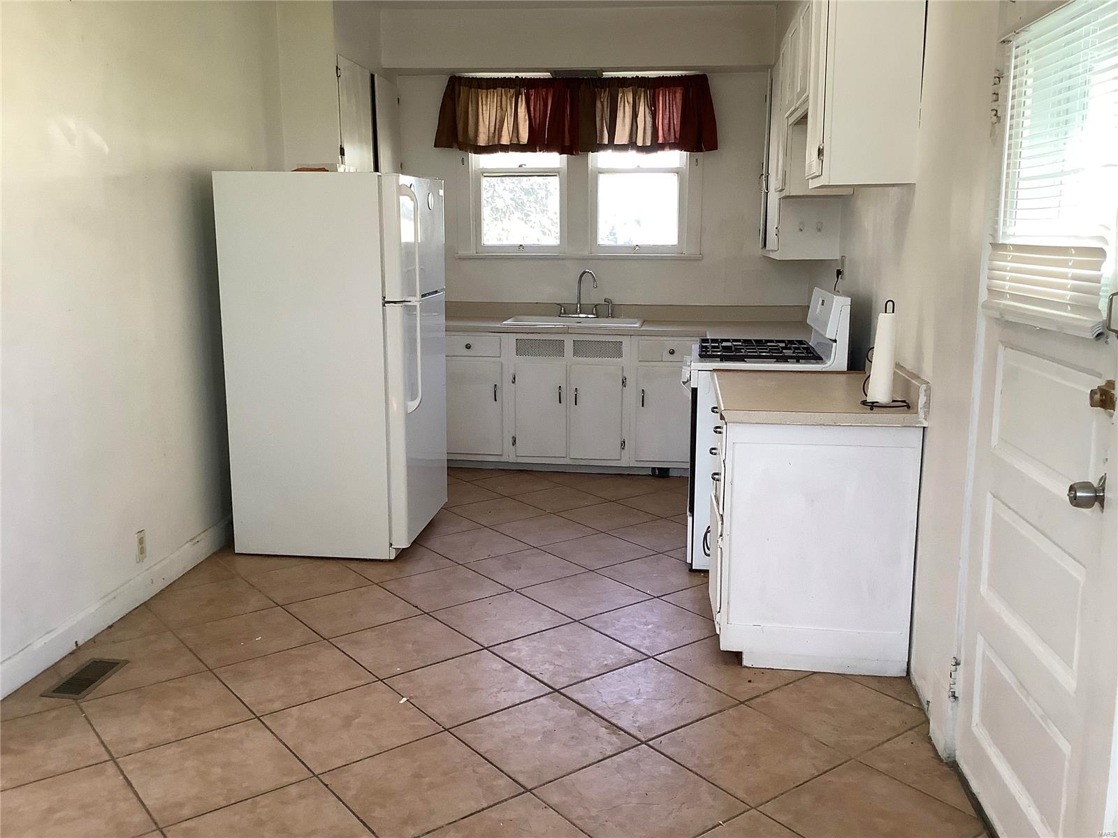 2832 Walton Road St. Louis, MO 63114 - Photo 8 of 19 Gallery Image 8