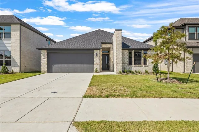 $2,600 | 154 Lost Maples Way, Waxahachie, TX 75165