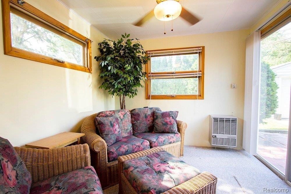 17400 Beverly Road Franklin, MI 48025 - Photo 7 of 25 Enclosed Porch