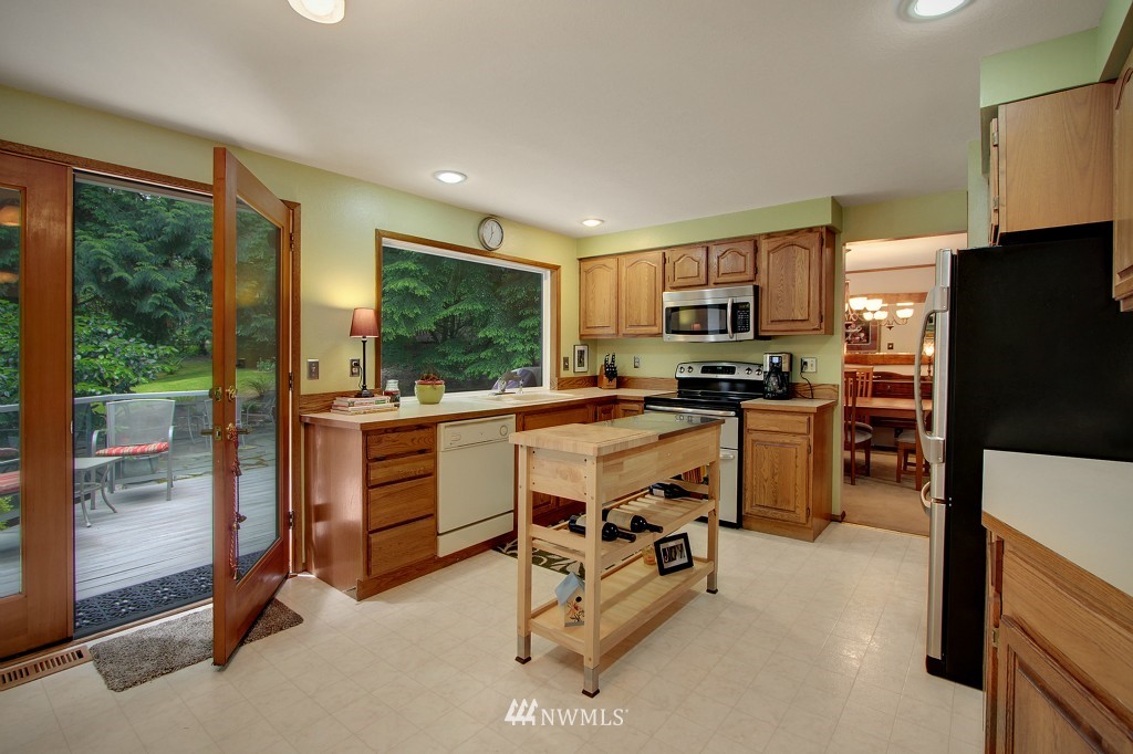 5604 227th Street Southeast Bothell, WA 98021 - Photo 6 of 15