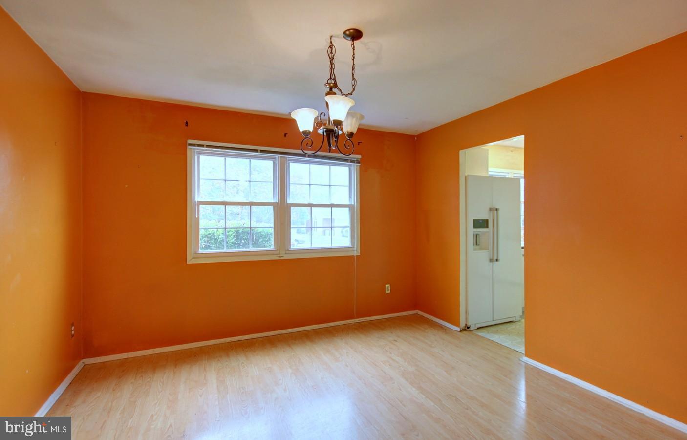 2009 Derrickson Road Baltimore, MD 21244 - Photo 11 of 24 Dining room