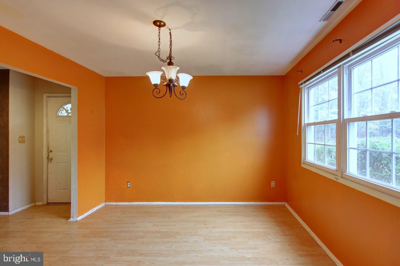 2009 Derrickson Road Baltimore, MD 21244 - Photo 12 of 24 Dining room
