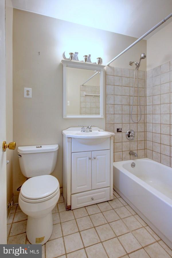 2009 Derrickson Road Baltimore, MD 21244 - Photo 13 of 24 Bathroom