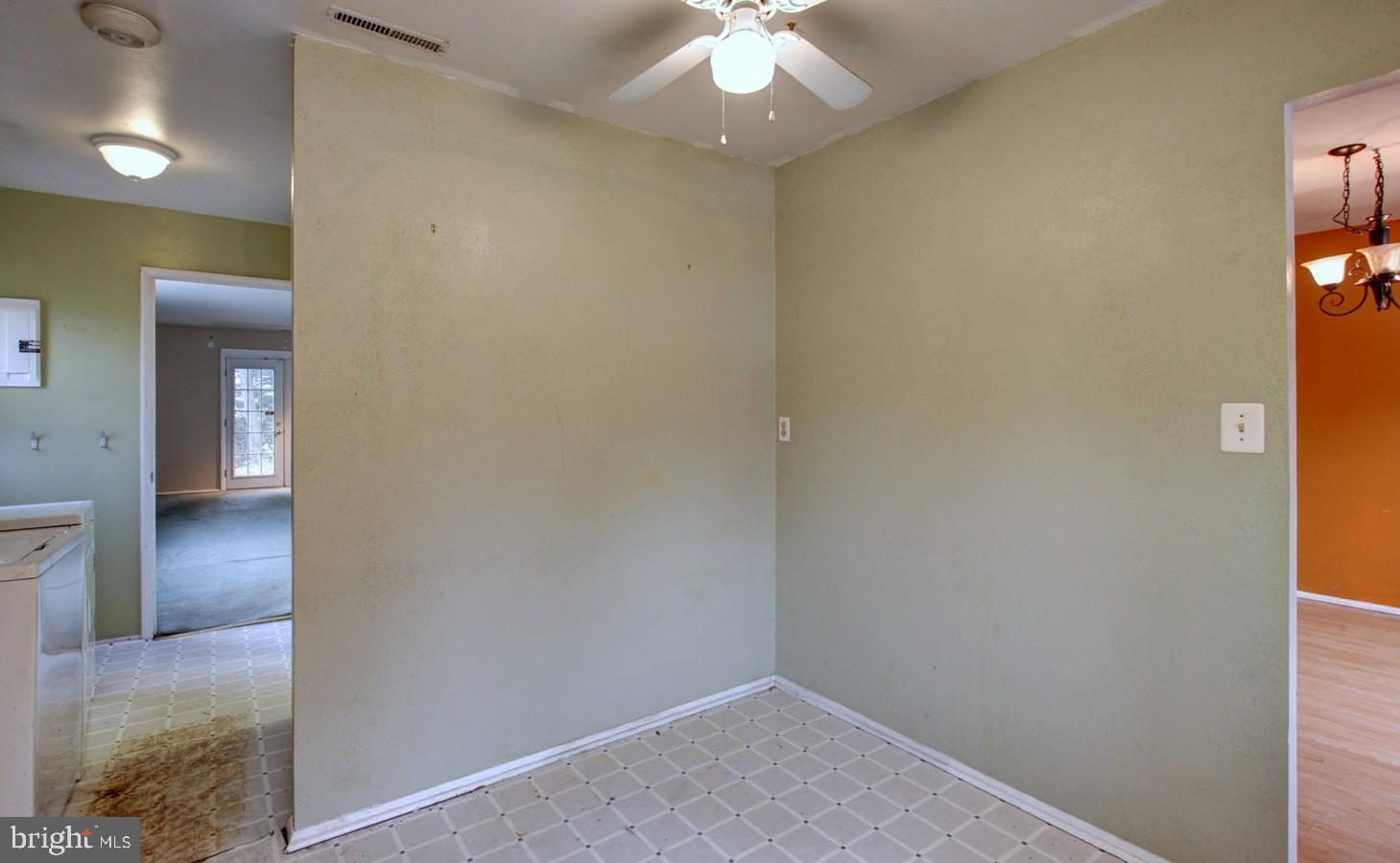 2009 Derrickson Road Baltimore, MD 21244 - Photo 10 of 24 Kitchen