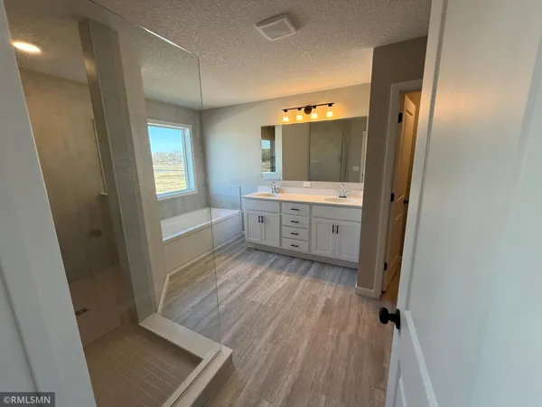 $634,900 | 1649 Meadows Drive Northeast, East Bethel, MN 55011