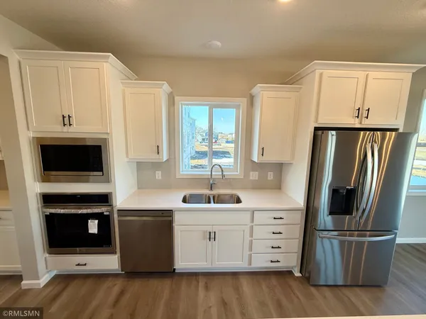 $634,900 | 1649 Meadows Drive Northeast, East Bethel, MN 55011