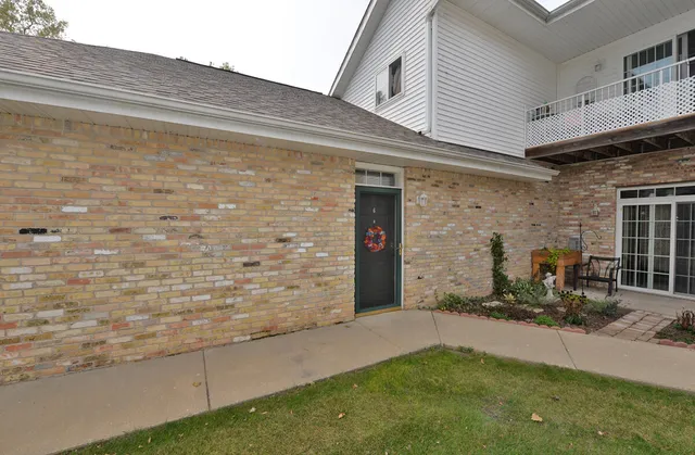 $259,900 | 4249 Taylor Harbor West, Unit 6, Mount Pleasant, WI 53403