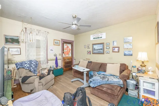 $184,900 | 212 Norfolk Avenue, Colonial Heights, VA 23834