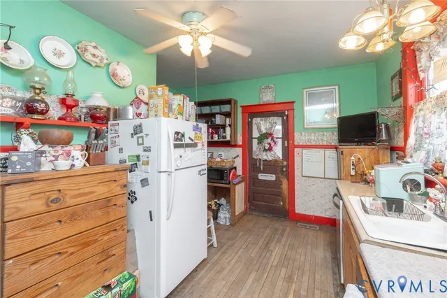 $184,900 | 212 Norfolk Avenue, Colonial Heights, VA 23834