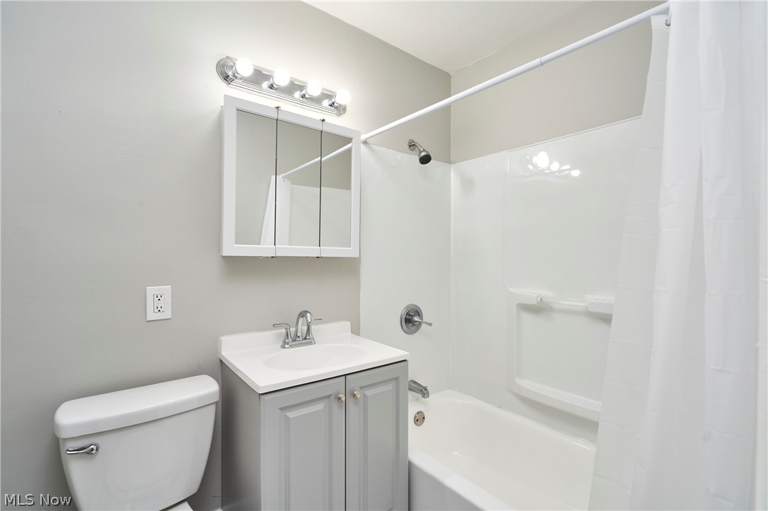 6255 Randolph Road Bedford, OH 44146 - Photo 10 of 17