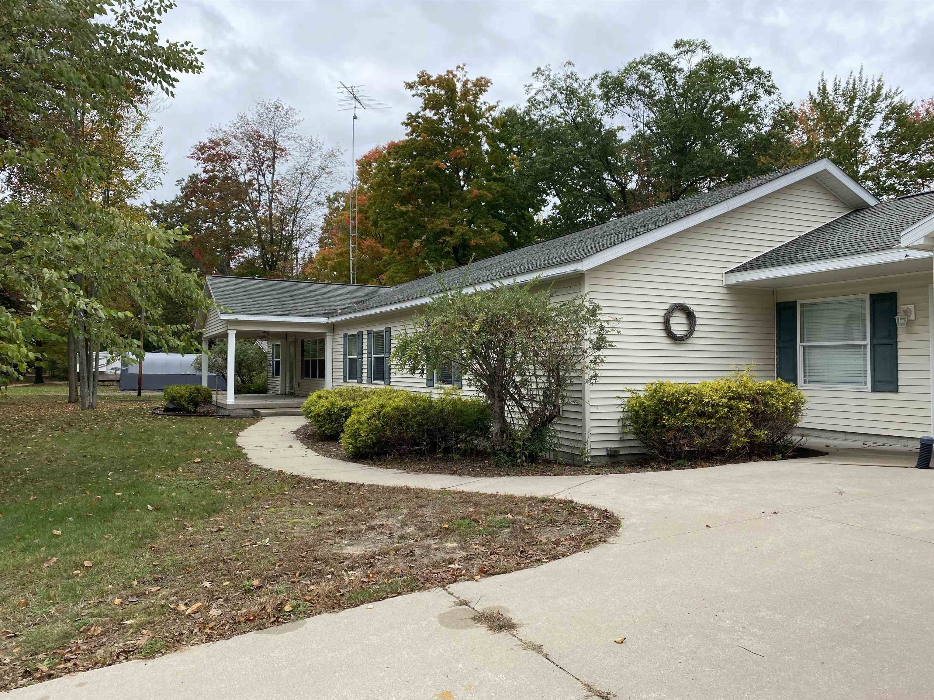2861 East Peters Road Lupton, MI 48635 - Photo 3 of 45