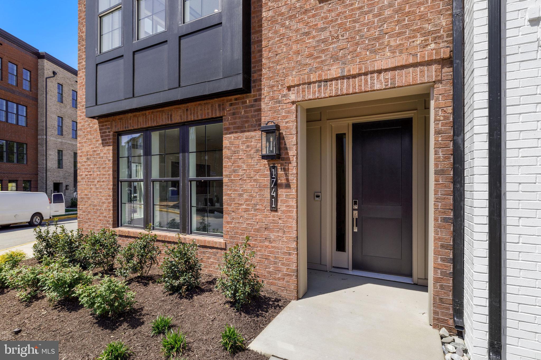 1770 Violet Ridge Place McLean, VA 22102 - Photo 2 of 39