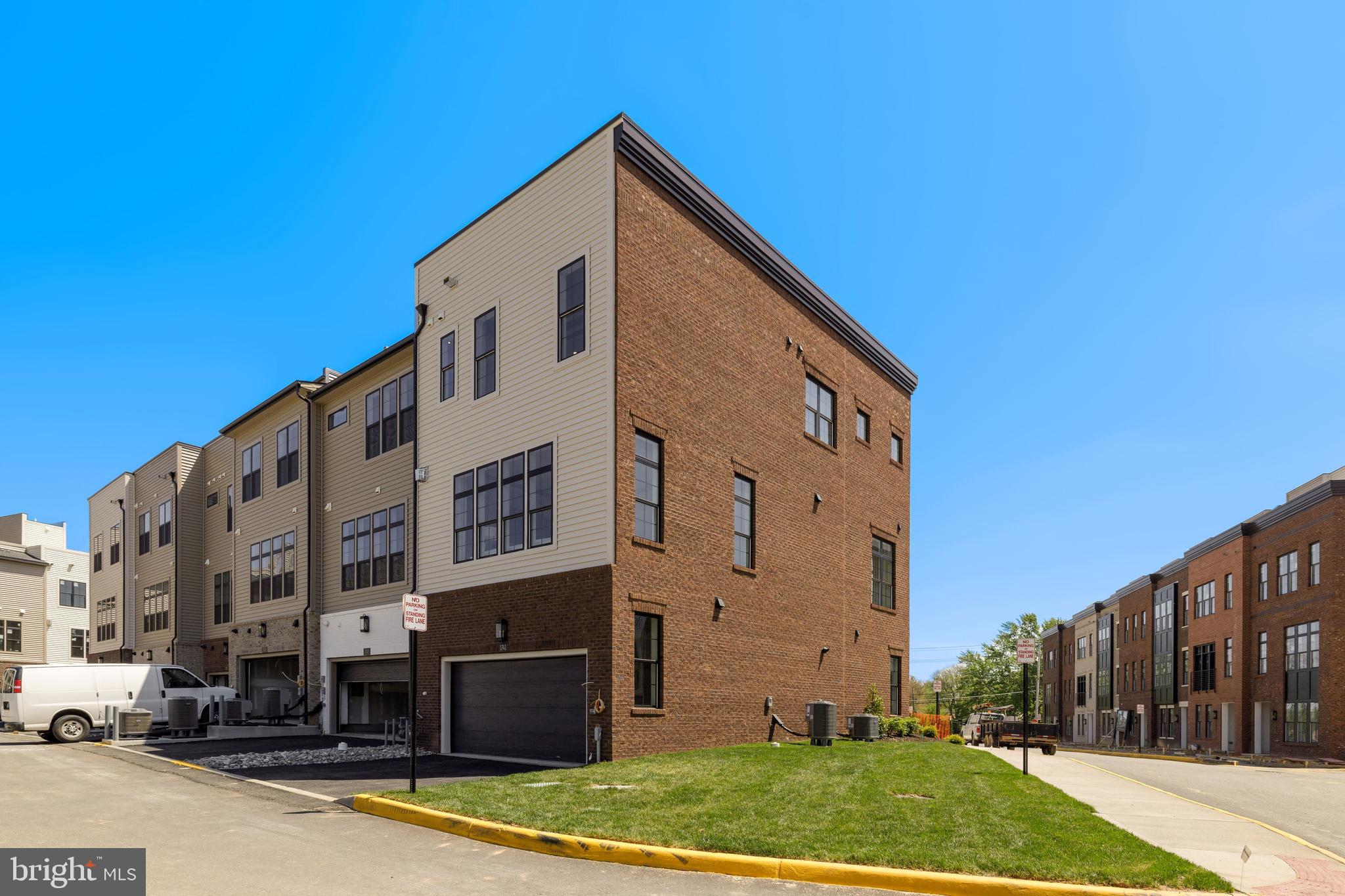 1770 Violet Ridge Place McLean, VA 22102 - Photo 4 of 39