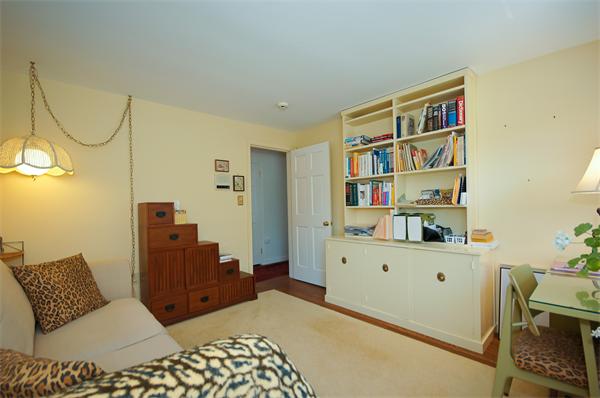 18 Peachtree Road Lexington, MA 02420 - Photo 14 of 22 a bedroom with a workspace