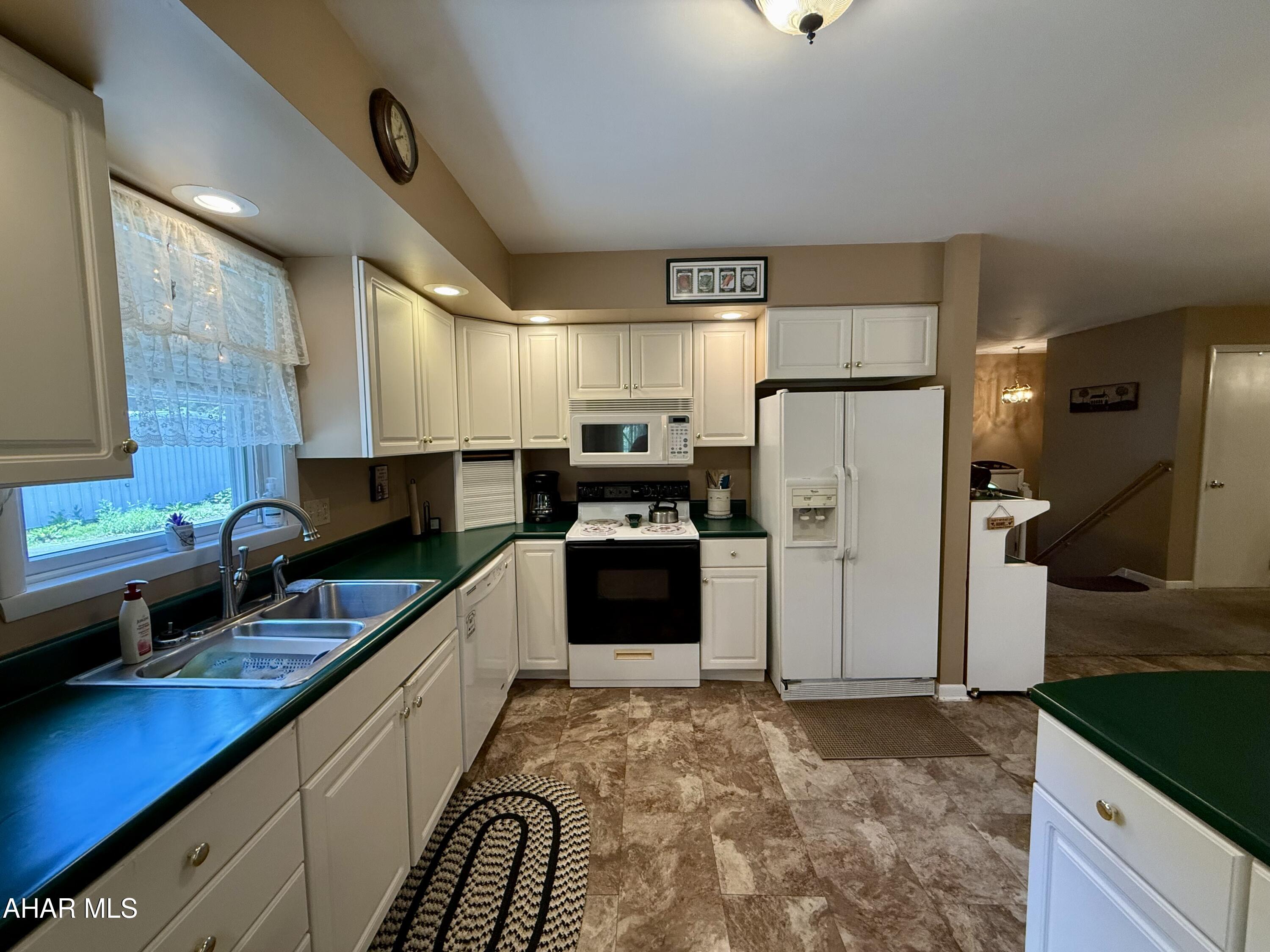 703 Spring Street Saxton, PA 16678 - Photo 17 of 52 Kitchen