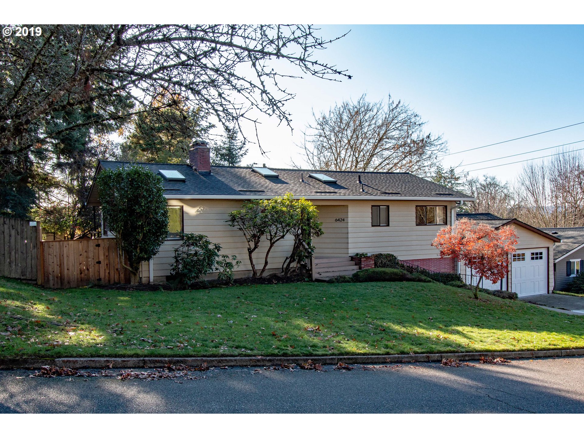 6424 Southwest Alfred Street Portland, OR 97219 - Photo 1 of 31 Gallery Image 1