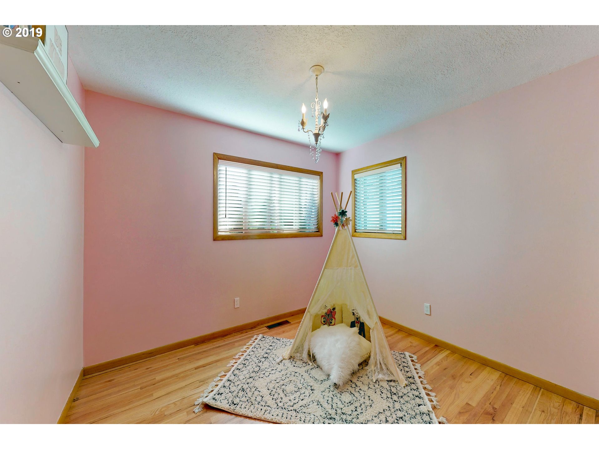 6424 Southwest Alfred Street Portland, OR 97219 - Photo 12 of 31 Gallery Image 12