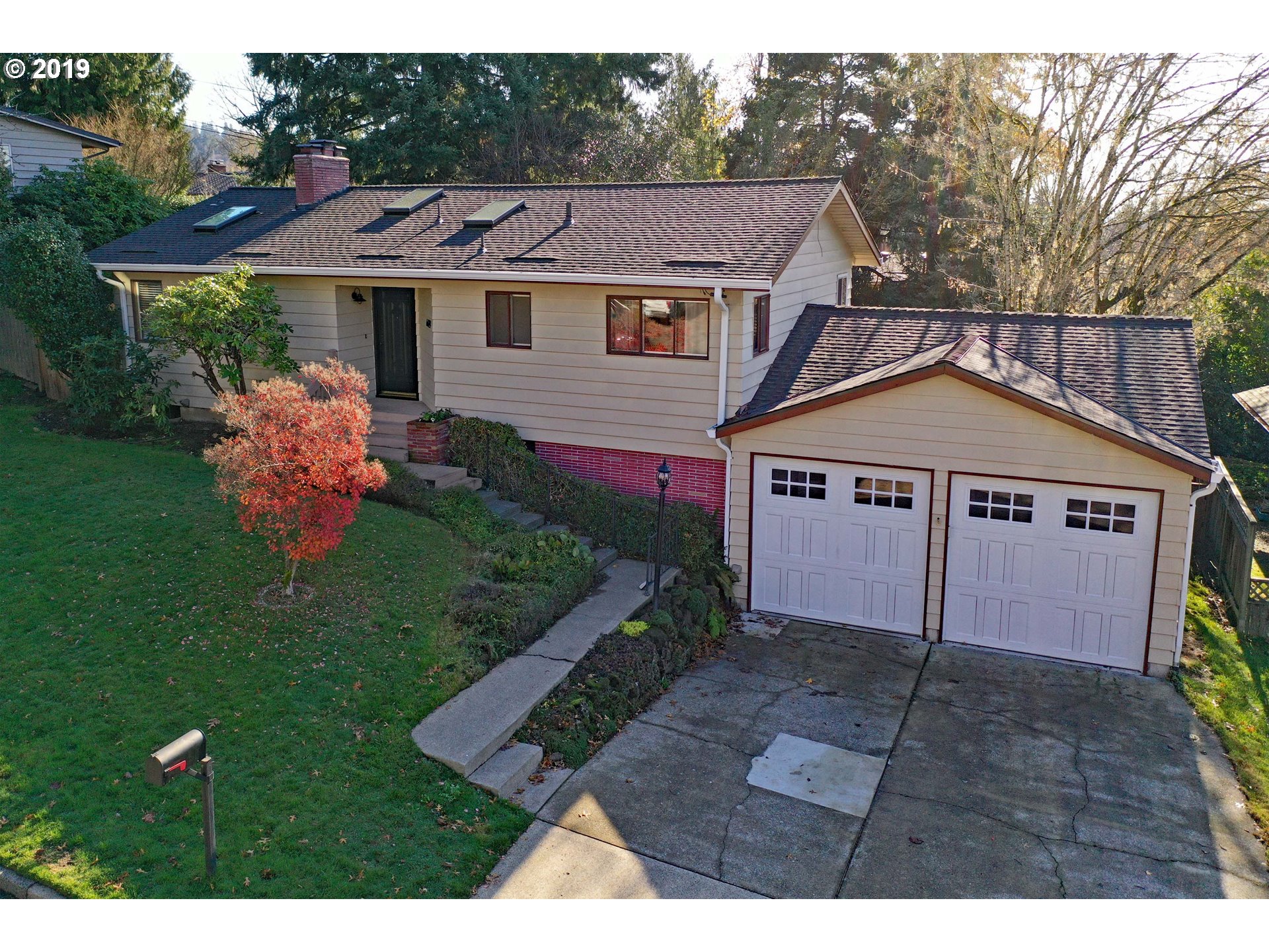 6424 Southwest Alfred Street Portland, OR 97219 - Photo 2 of 31 Gallery Image 2