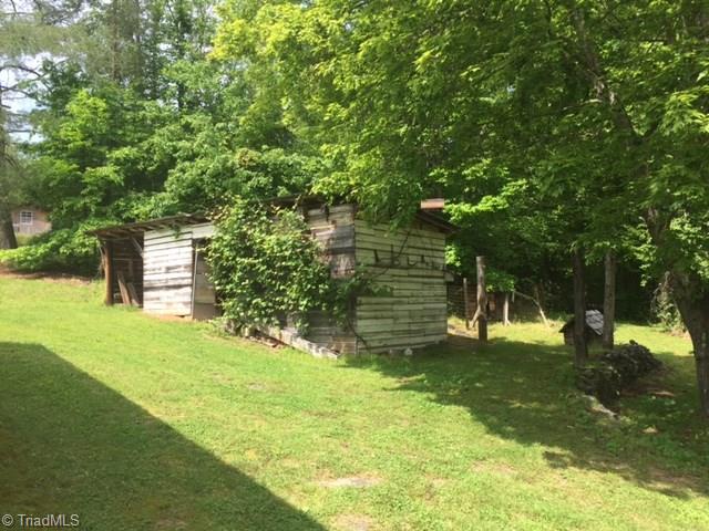 168 Rom Eller Road Purlear, NC 28665 - Photo 6 of 11