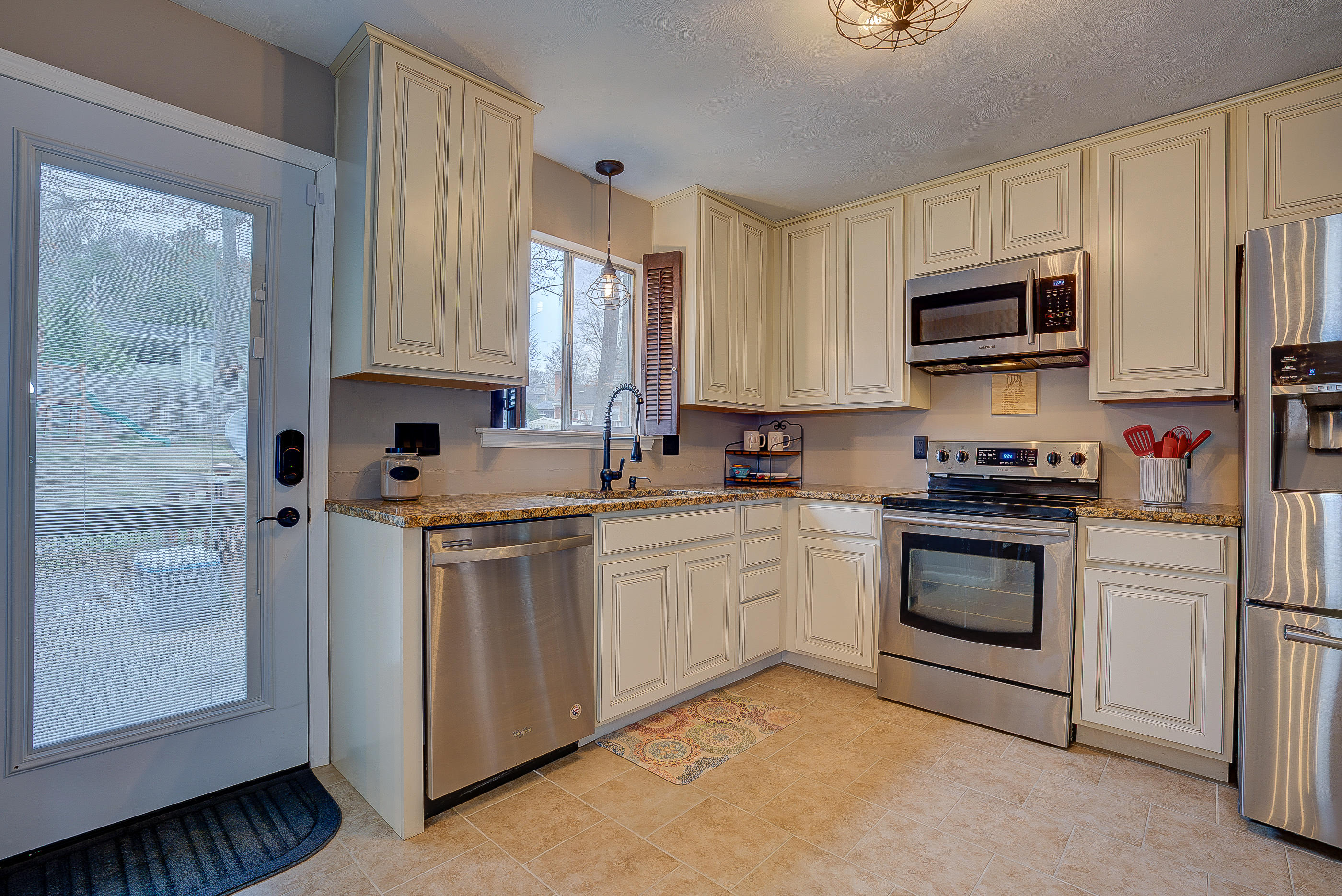 5732 Merriman Road Roanoke, VA 24018 - Photo 13 of 31 16