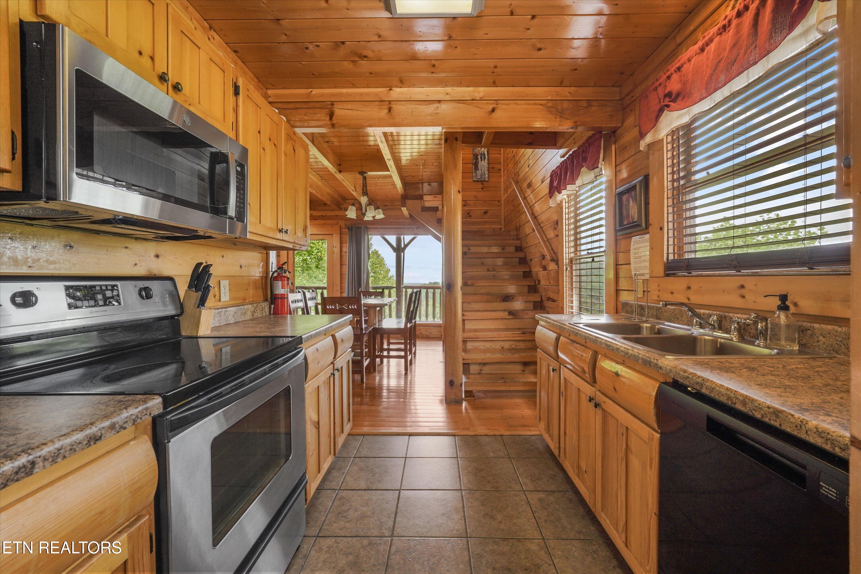 2803 White Oak Ridge Lane Sevierville, TN 37862 - Photo 6 of 38 06-2803 White Oak Ridge Ln02