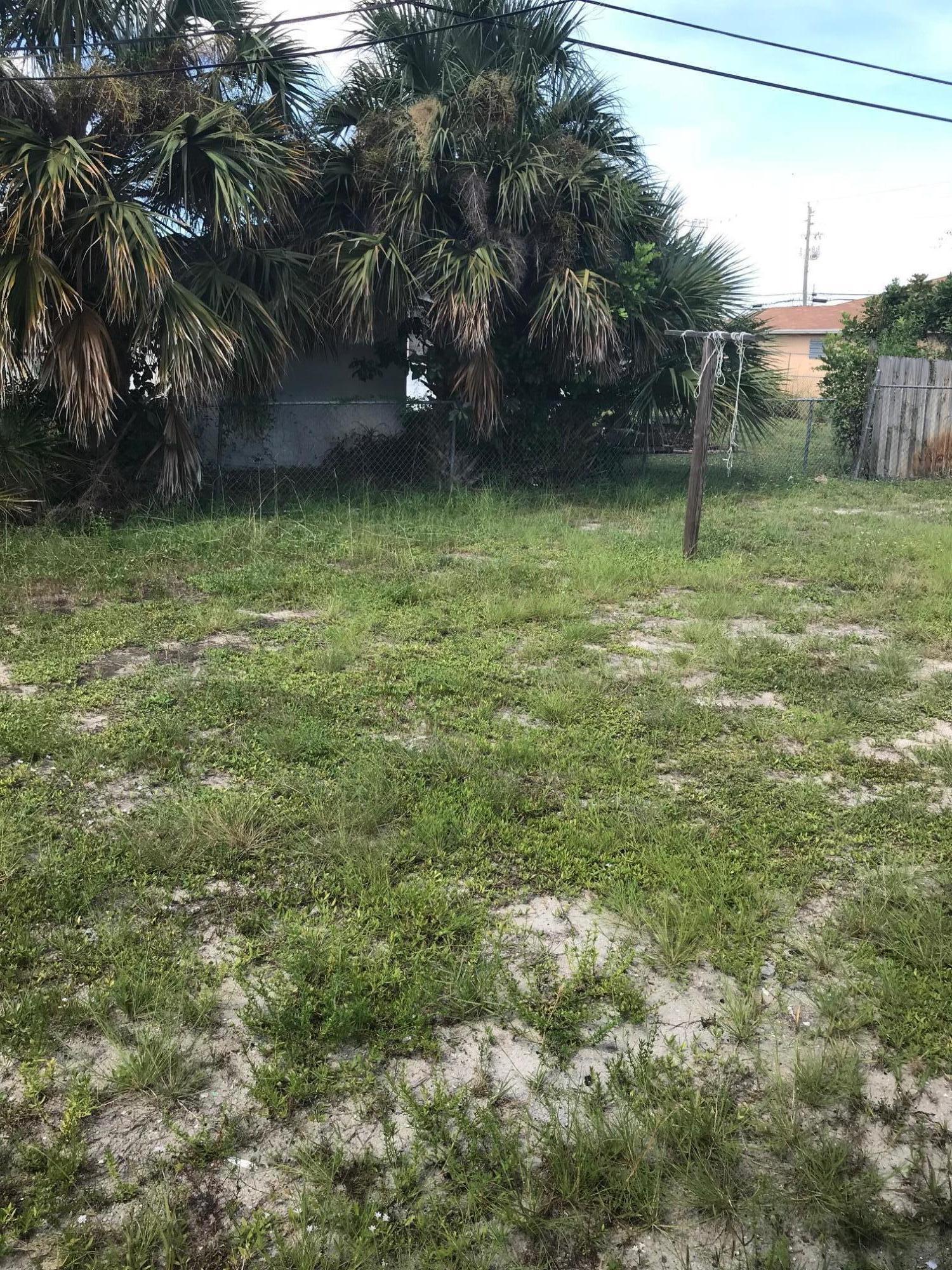 1228 West 6th Street Riviera Beach, FL 33404 - Photo 8 of 8 12286tstrpicbackyard
