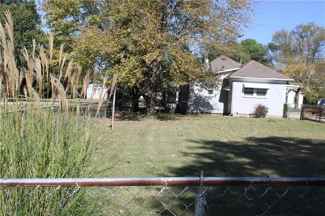 $129,000 | 206 East Leighton Street, Frontenac, KS 66763