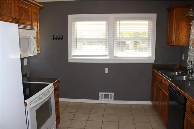 $129,000 | 206 East Leighton Street, Frontenac, KS 66763