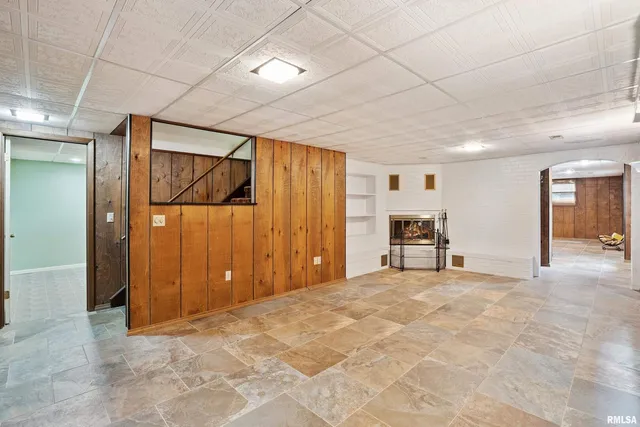 a view of a livingroom with a furniture