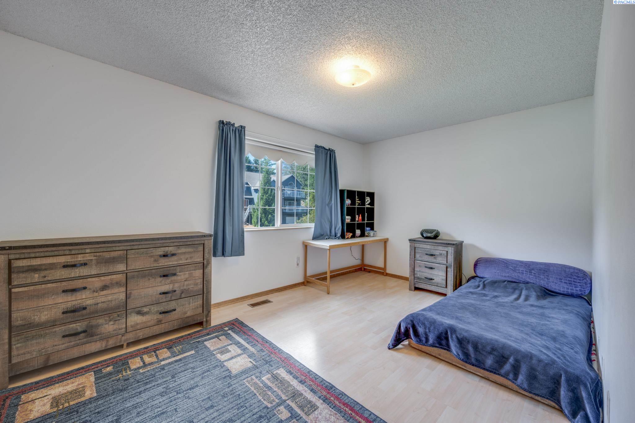 800 Southeast Edge Knoll Drive Pullman, WA 99163 - Photo 18 of 30 Gallery Image 18